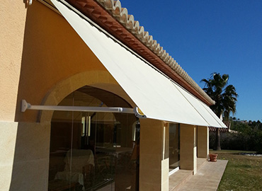 Drop Arm Awnings For Verandas & Balconies